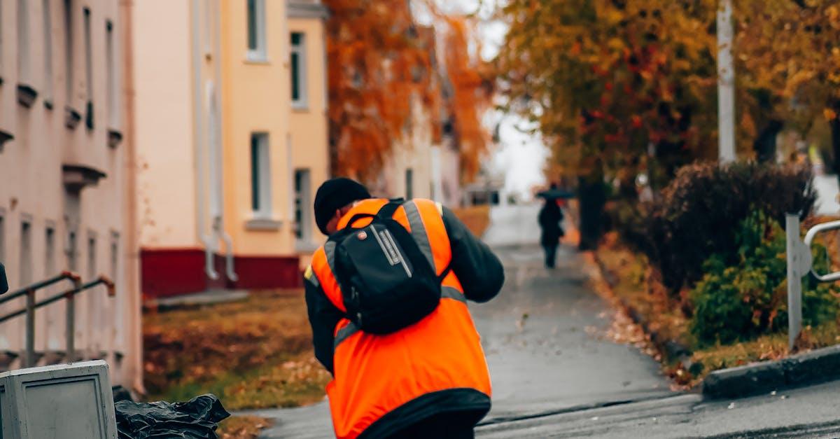 Gør fejning nemt med en fejemaskine med opsamler